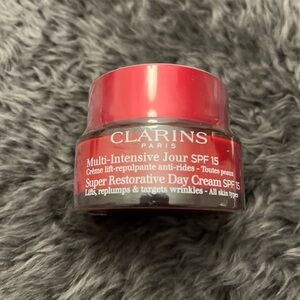 Clarins Super Restorative Day SPF 15 - All Skin Types